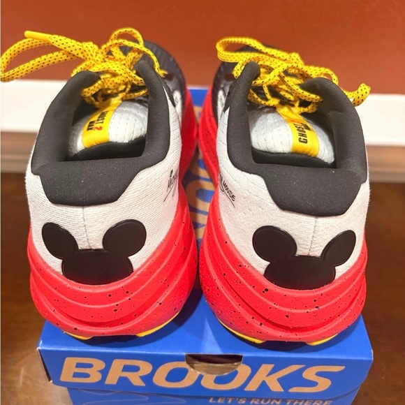 Brooks Shoes - Women’s 7.5 RunDisney x Brooks Ghost Max 2 Mickey Mouse